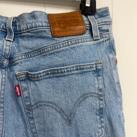 Levi's Ribcage Straight Light Wash Distressed Button Fly Raw Hem Jeans Size 29 - Picture 6 of 16